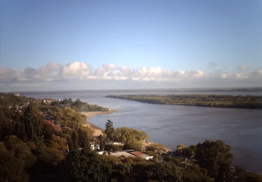 El río Paraná desde la costa de Paraná, Entre Ríos